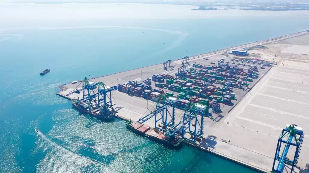 Aktivitas Impor Banyak Ditemukan di Makassar New Port
