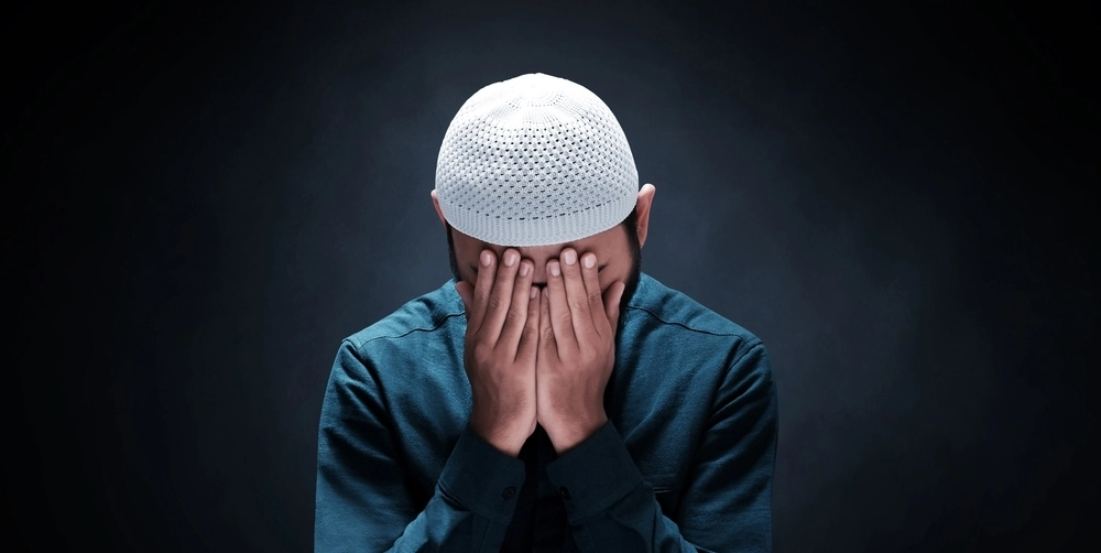Pray-Dua-Cry-Salah-Supplication-Emotional-Shutterstock-e1662946230874