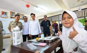 Wapres Kembali Tinjau Makan Siang Gratis