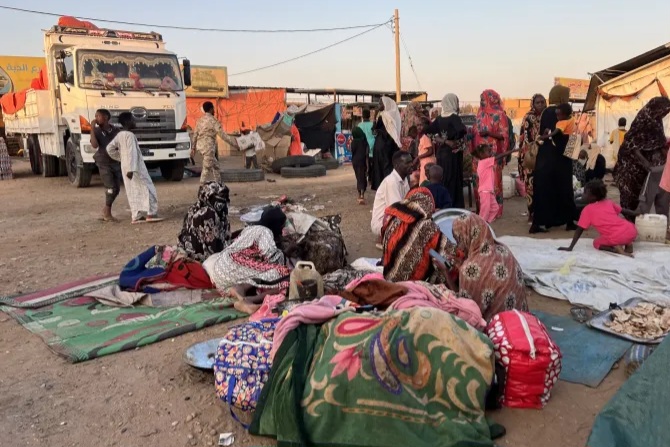 AFP__20251101__AA_01112025_2498325__v1__HighRes__Over62000PeopleDisplacedAfterRsfSei-1762168188