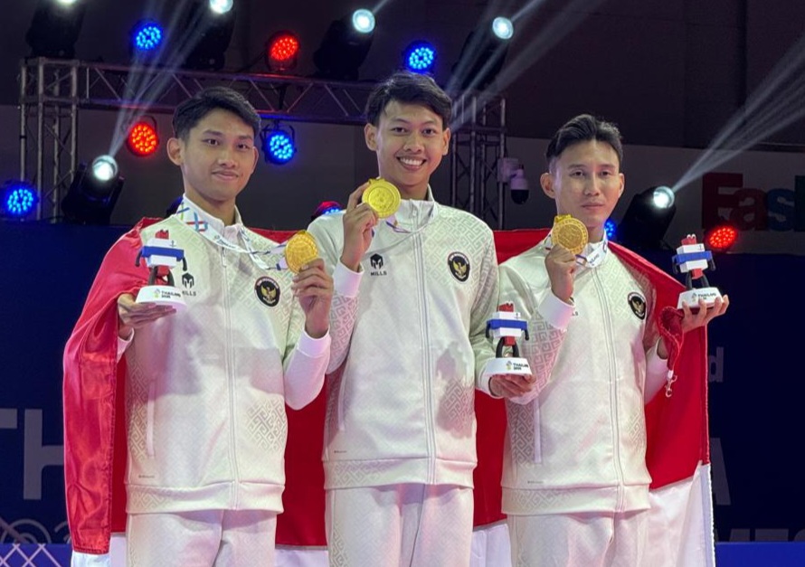 2072menpora-erick-ucapkan-selamat-atas-raihan-emas-pertama-tim-taekwondo-di-ajang-sea-games-2025-thailand
